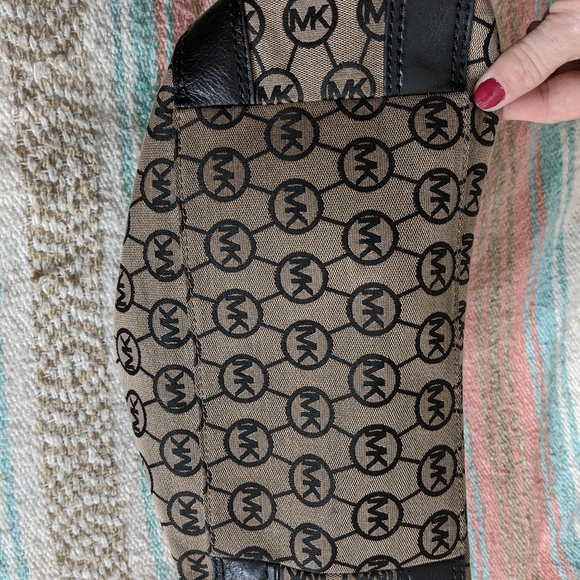 Michael Kors Purse - Picture 2 of 4